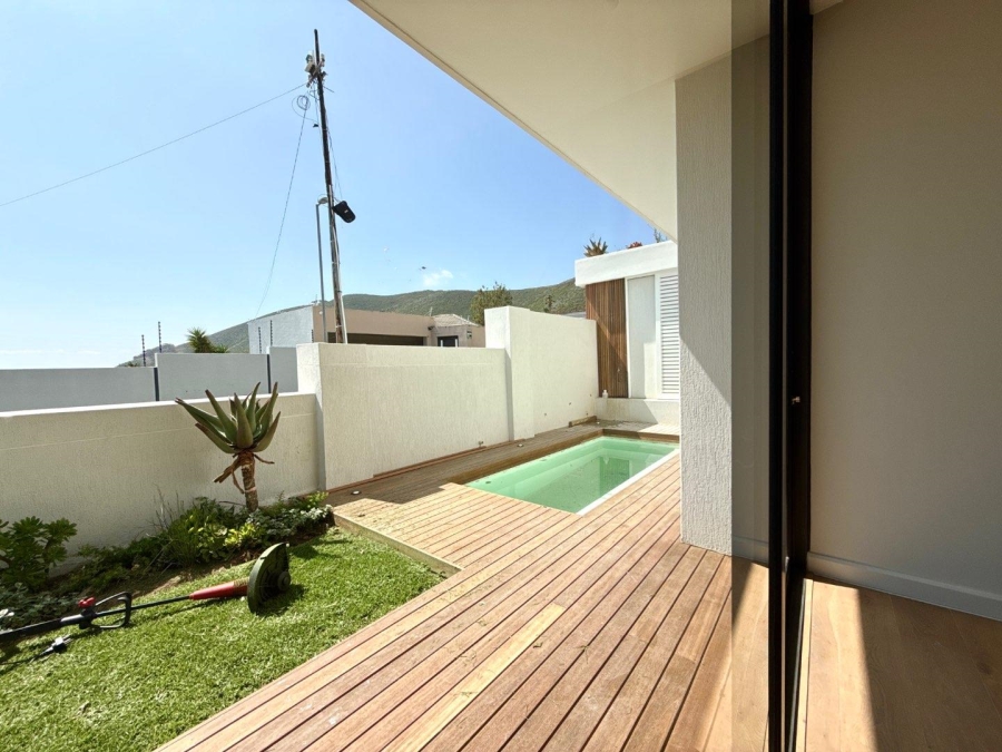 3 Bedroom Property for Sale in Fresnaye Western Cape